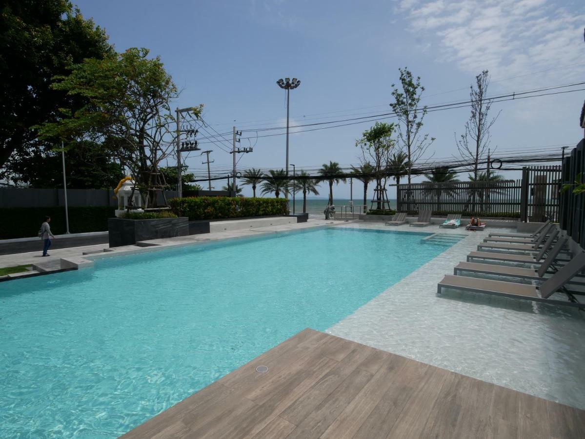 Aeras - The Ultimate Beachfront Experience Jomtien Beach Exterior foto