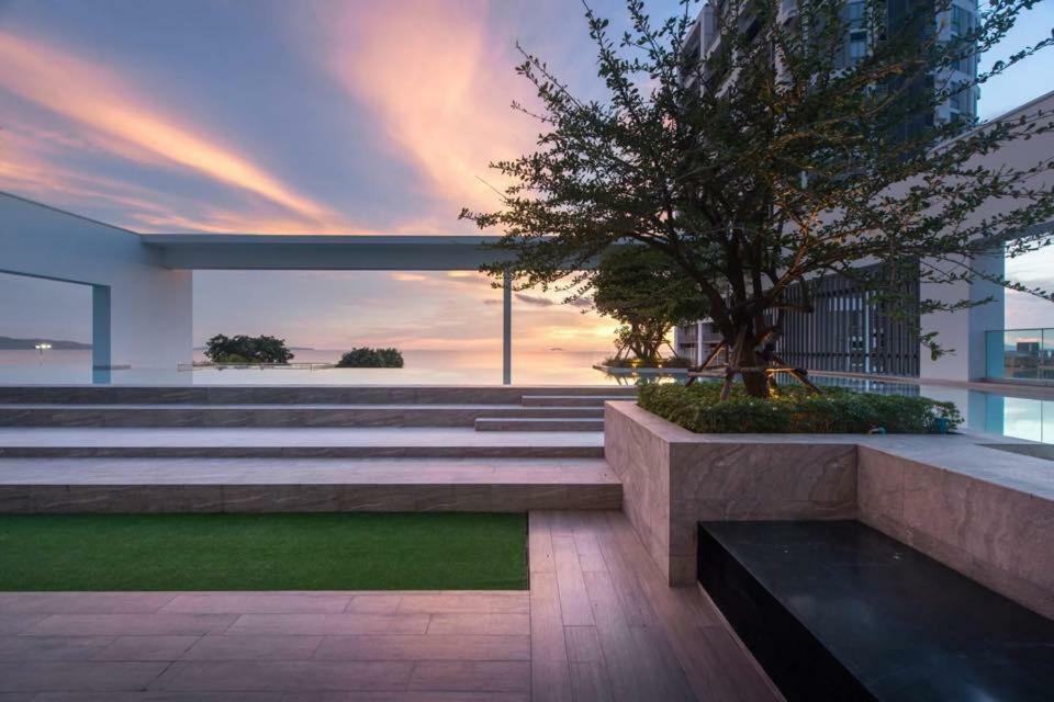 Aeras - The Ultimate Beachfront Experience Jomtien Beach Exterior foto