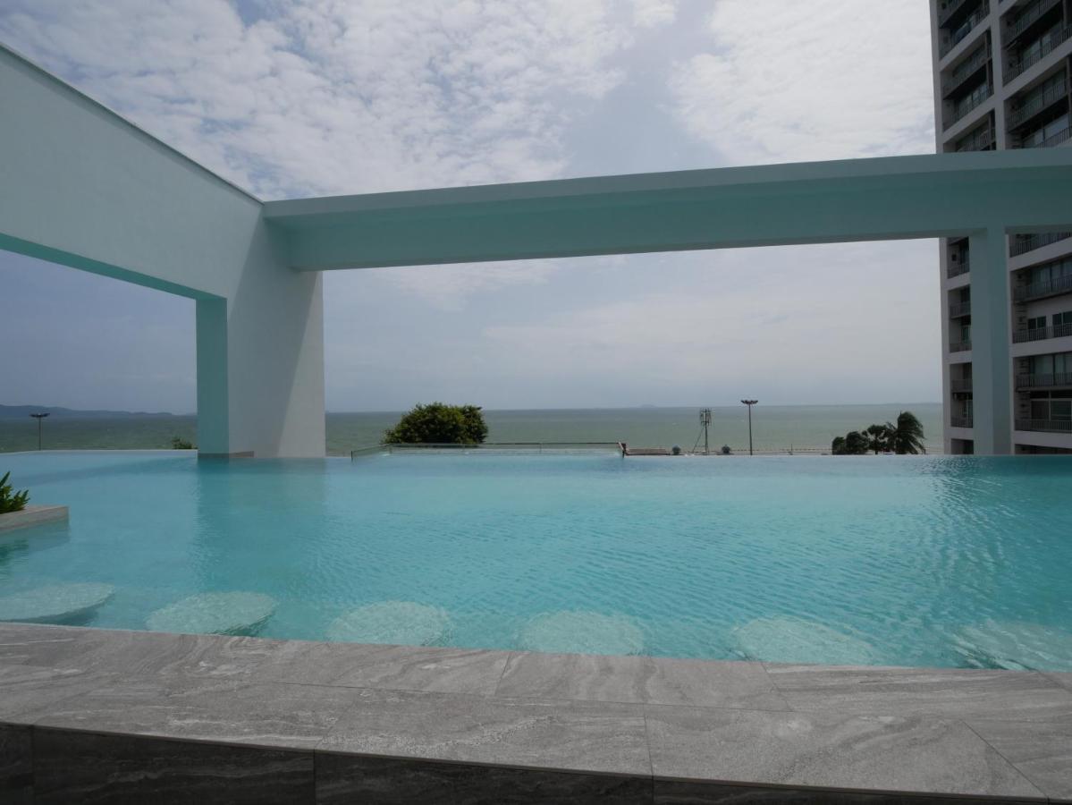 Aeras - The Ultimate Beachfront Experience Jomtien Beach Exterior foto